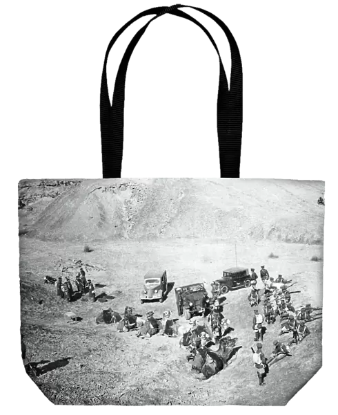 prisoners ant battalion hq desert
