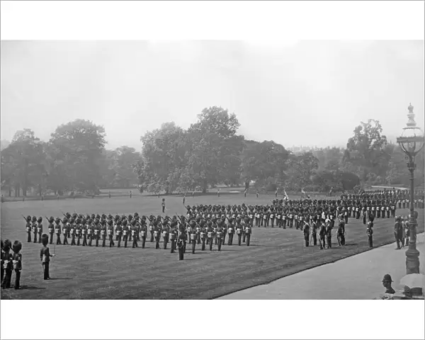 Royal review of Regiment 1910 Grenadiers1190