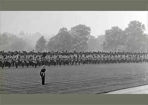 1910 buckingham palace review for regiment by king george v