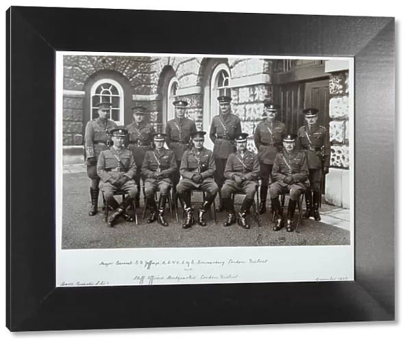 Staff, Horse Guards and Maj Gen Jeffreys 1923