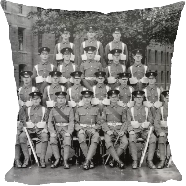 l  /  sgt e greens squad may 1935 caterham