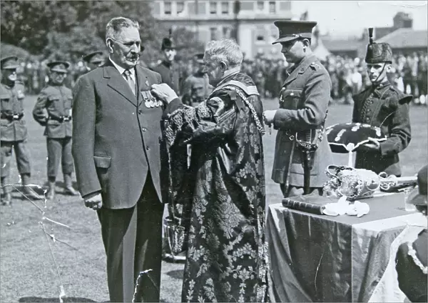 receiving msm from mayor of nottingham 1932 dcm awarded in boer war