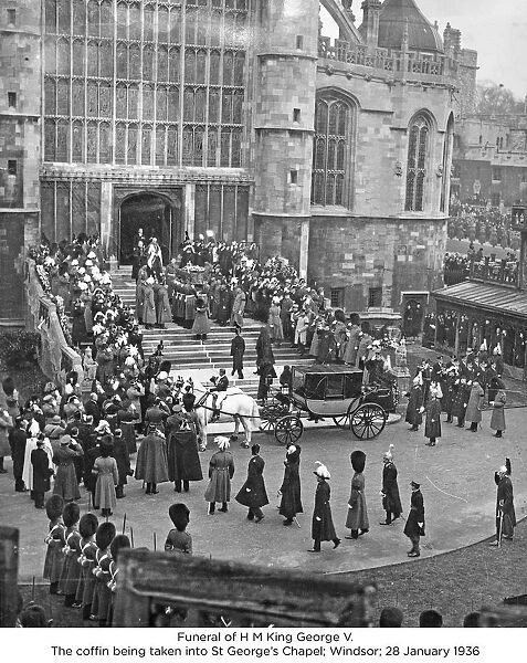 funeral of h m king george v the coffin being taken into st george's chapel