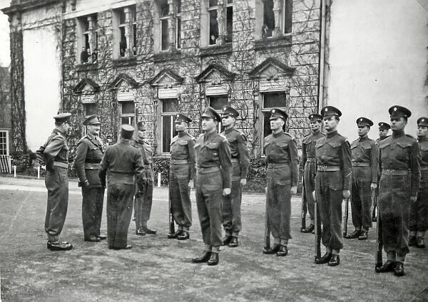 general guillame french army inspects 2nd battalion guard of honour