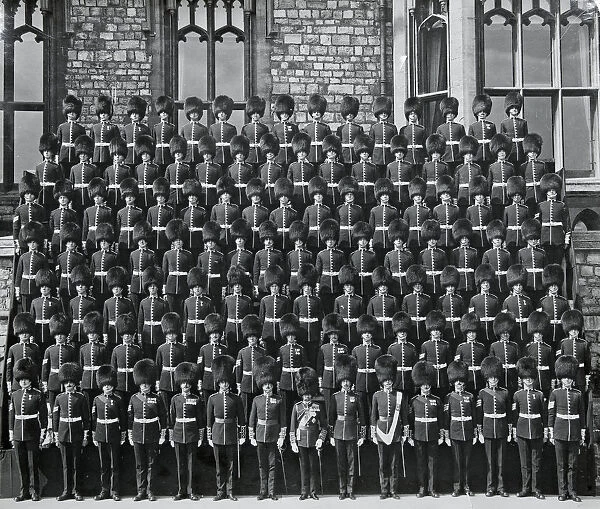 HRH The King and King's Coy, 1926 Box 4, Grenadiers 4911