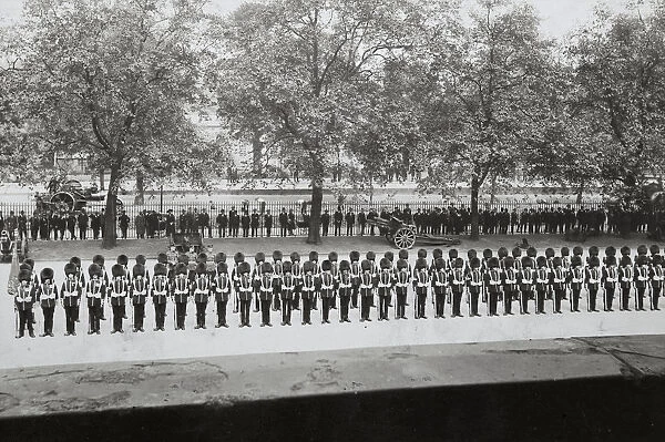 King's Coy, Wellington Barracks 1921 Box 4, Grenadiers 4910