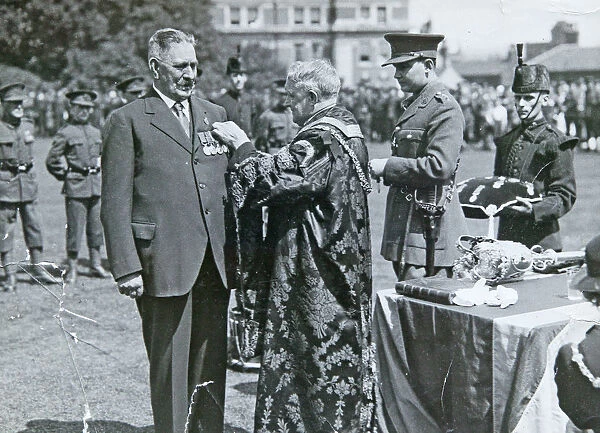 receiving msm from mayor of nottingham 1932 dcm awarded in boer war
