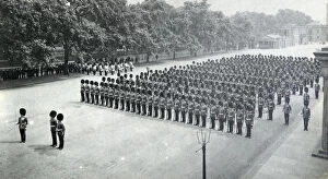 1900's UK Collection: 1st battalion inspection by king george v wellington barracks