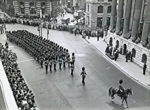 Mansion House Collection: 3rd battalion farewell to city of london mansion house