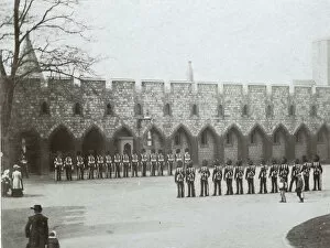 1900's UK Collection: changing the guard windsor