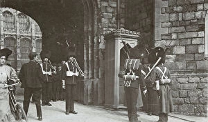 1900's UK Collection: changing sentries windsor