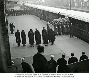 1930s Collection: funeral of h m king george v the coffin being taken