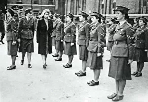 Colonel Collection: hrh princess elizabeth colonel inspecting attached ats personnel