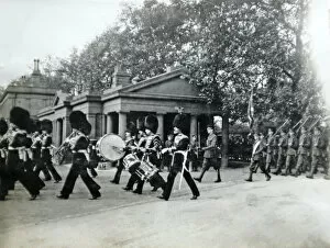 Prince of Wales as Ensign, Guard Mounting 1914 Grenadiers1227